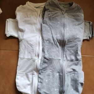 2 Snoo Sacks Size Medium Gray and White Baby Sleep Sacks